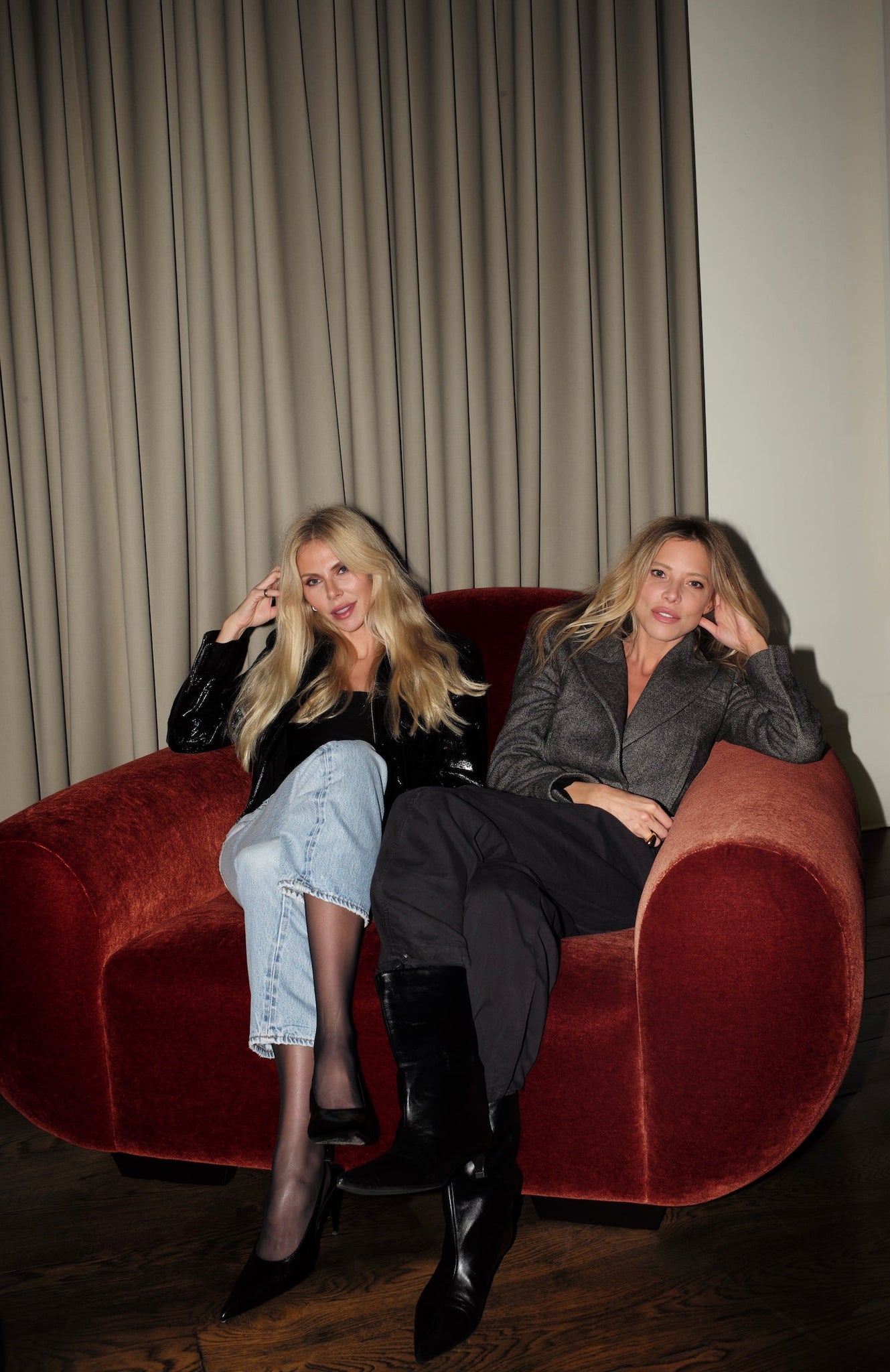 IN THE CHAIR 001: JULIA & JOHANNA