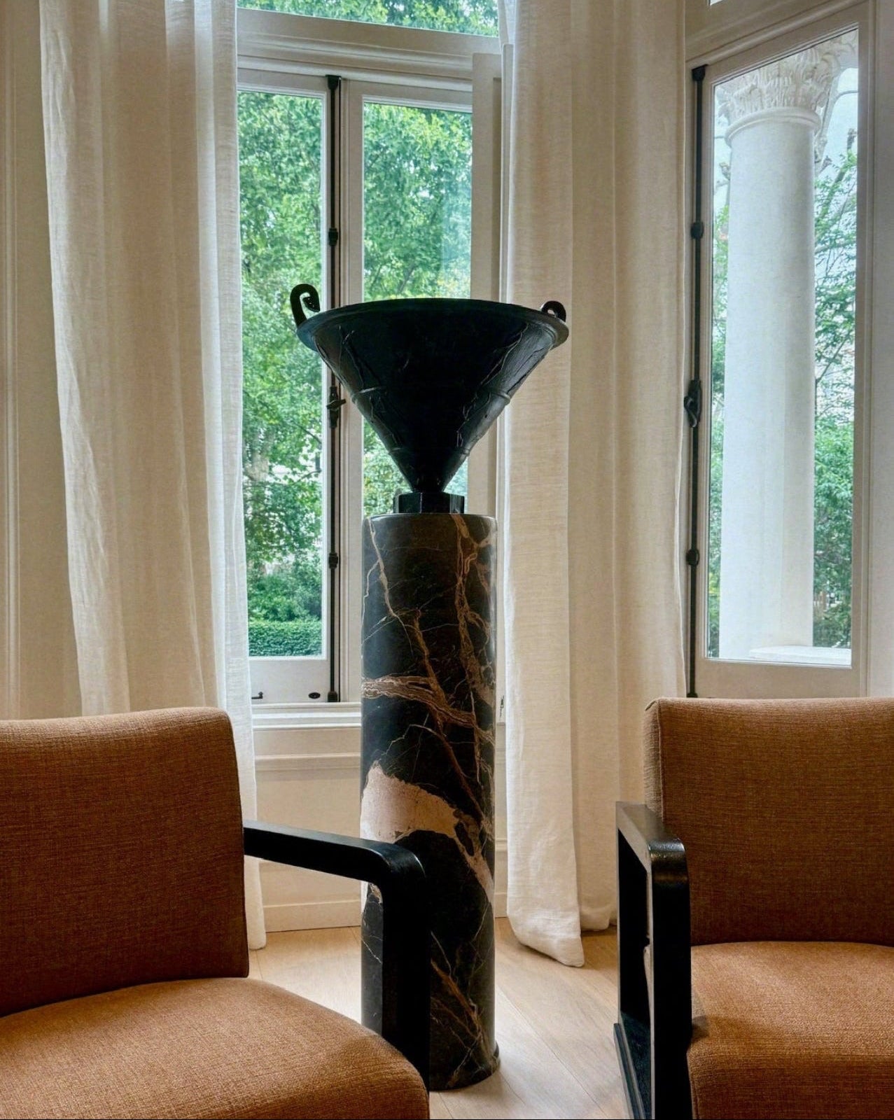 Neo Plinth