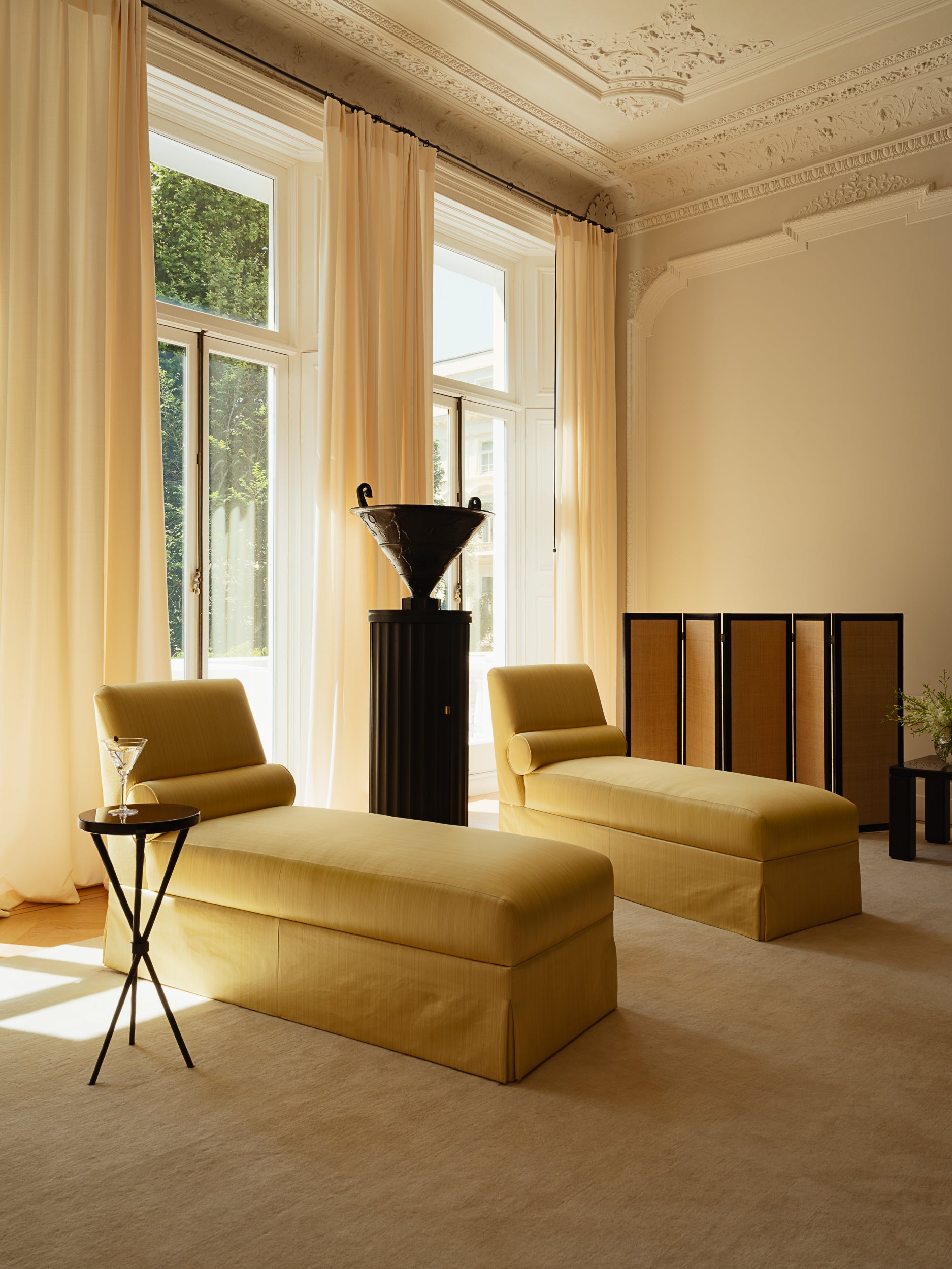 Francis Slipper Chaise